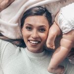 Анна Курнікова поділилася з шанувальниками знімком зі своєю двомісячною донькою