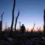 В Ужгороді відкрили мініскульптуру митника Яноша та його собаки Букші