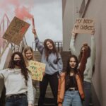 5 крутих мінісеріалів про скелети у шафі